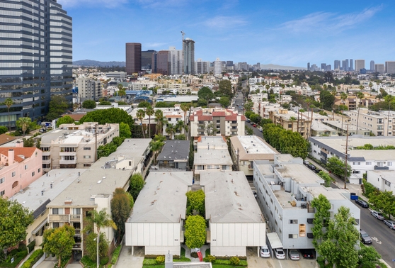 Wellesley Plaza